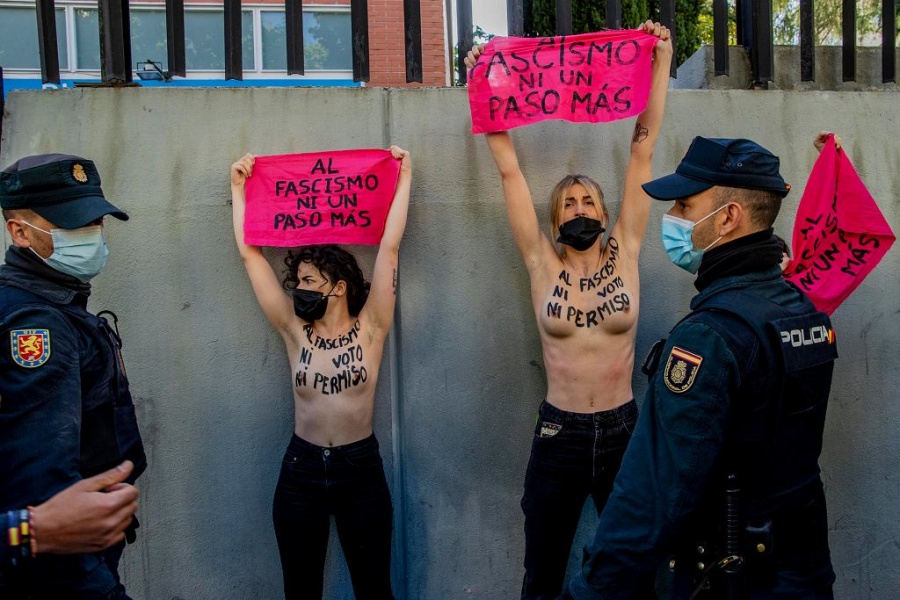 Le Femen son tornate